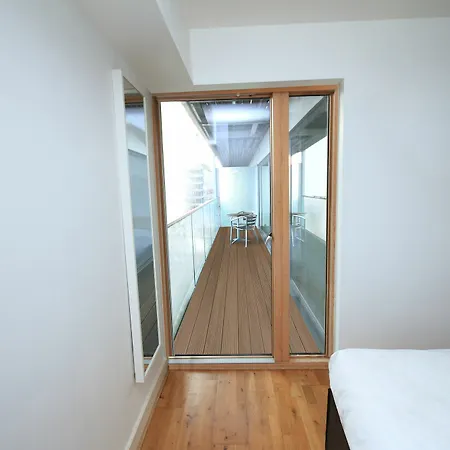 Magnificent Waterview Forbes Street * Dublin