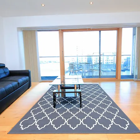 Magnificent Waterview Forbes Street Apartament